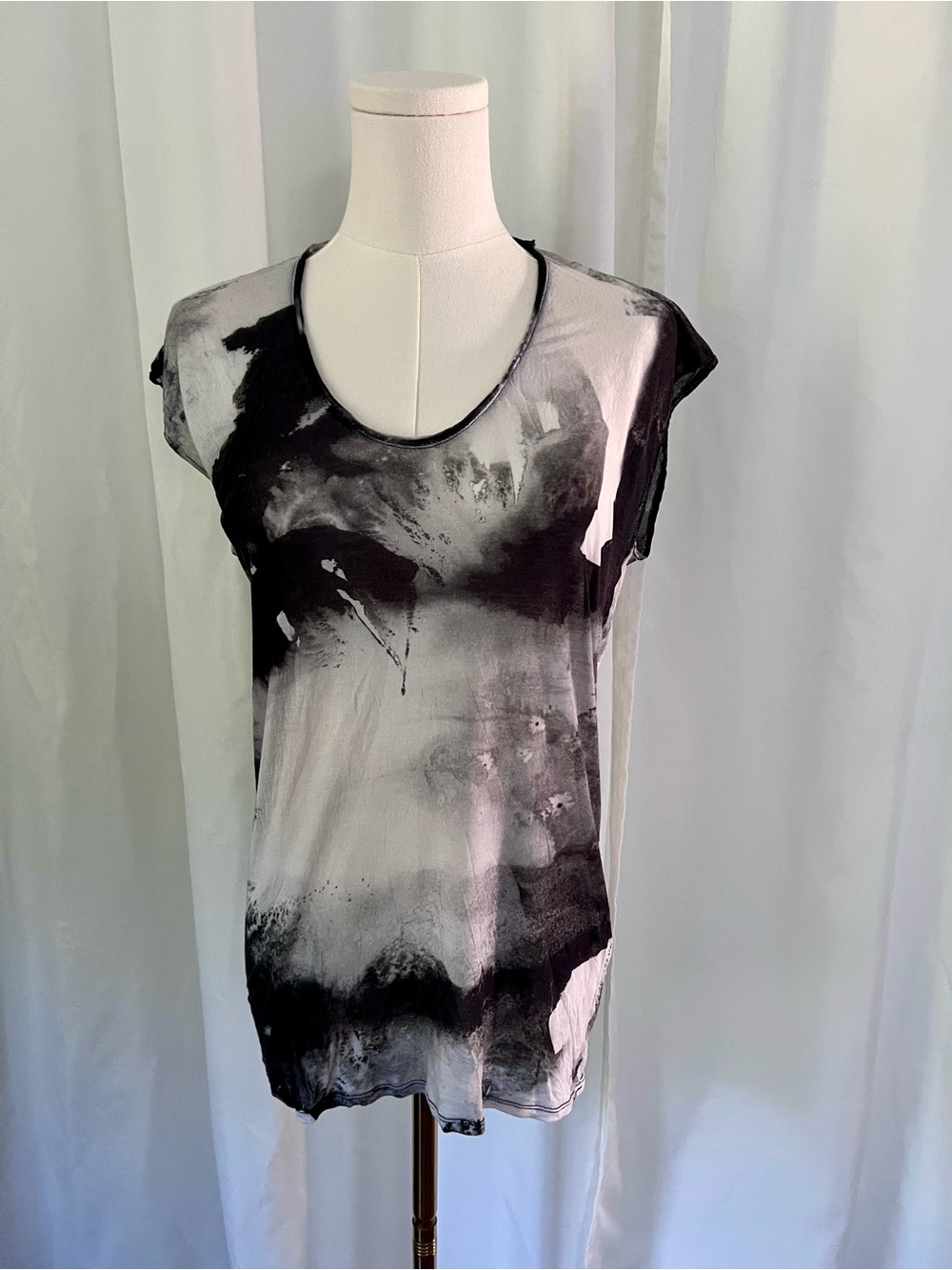 Helmut Lang Black and White Abstract Tie-Dye Scoop Neck Tee